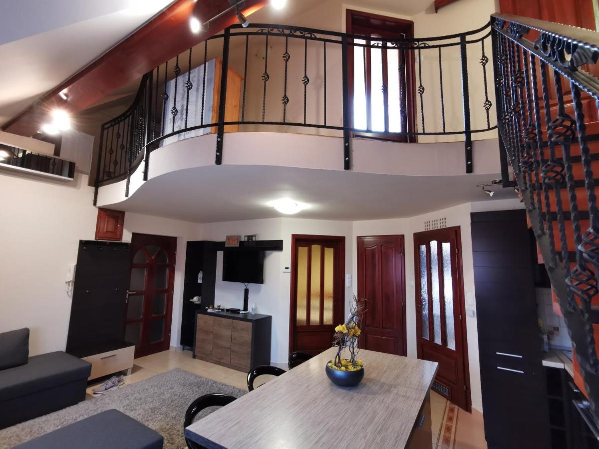 Galery Apartman Gyula Exterior foto
