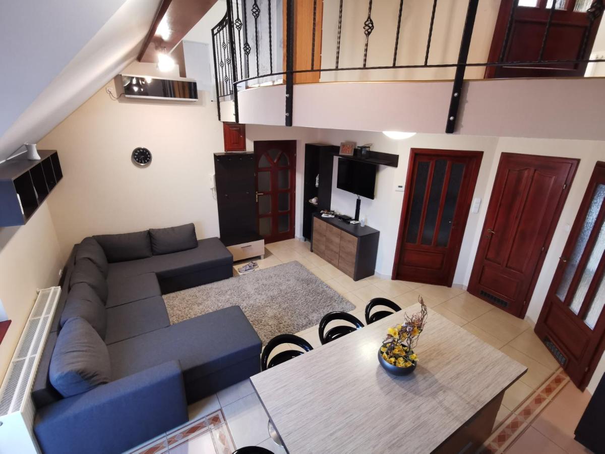 Galery Apartman Gyula Exterior foto